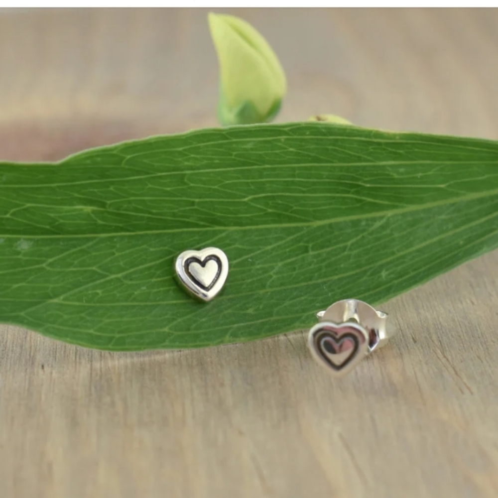 ⭐ 3 For $21⭐ Silver Heart Earrings